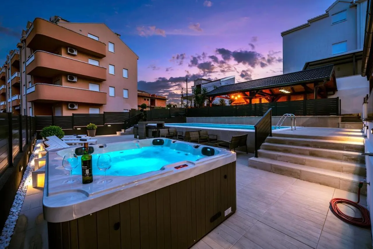 Villa Diamond Trogir 0*,