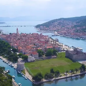 Apartman Mira, Trogir
