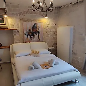 Kadena - 18th Century Stone House Trogir