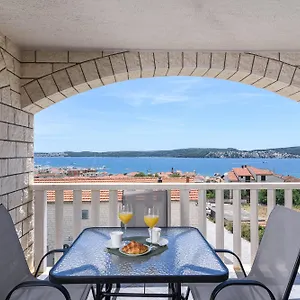 Eva Trogir